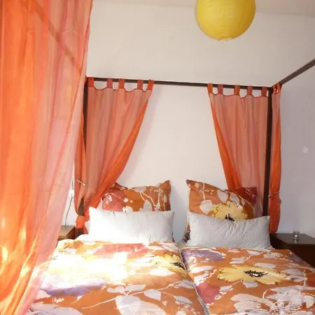Haus Mit Den Blumen Appartement *